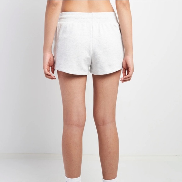 NWOT - Champion Shorts REVERSE WEAVE® SHORTS, 3" - XL - Picture 3 of 10